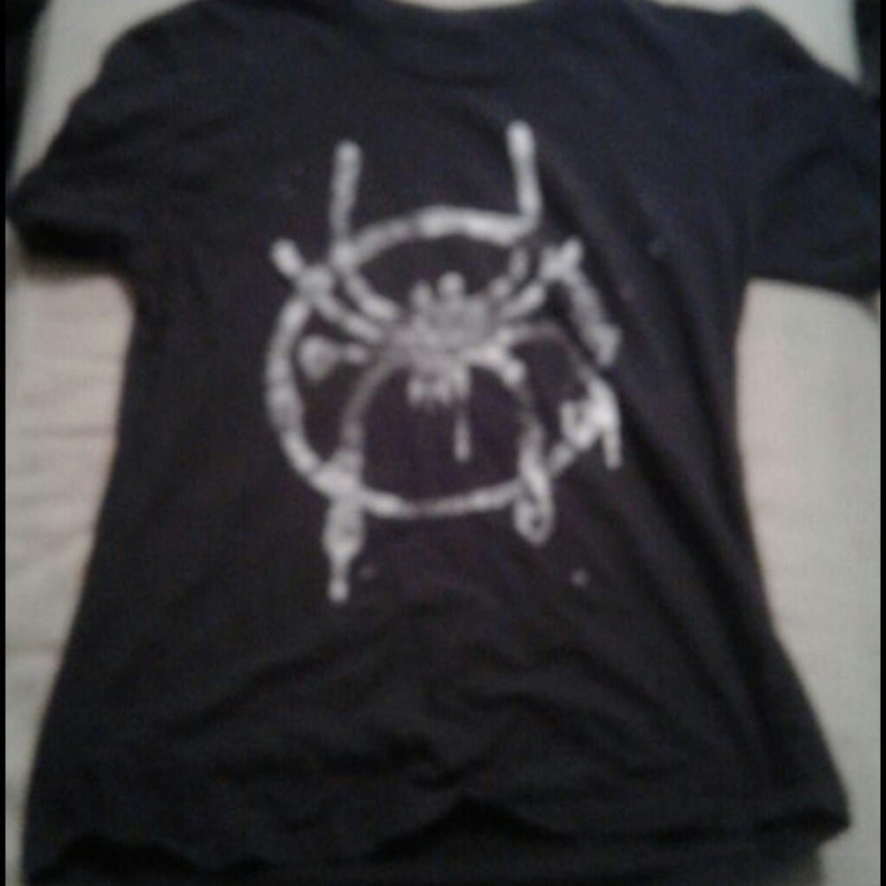 I am selling a hot topic marvel tee shirt